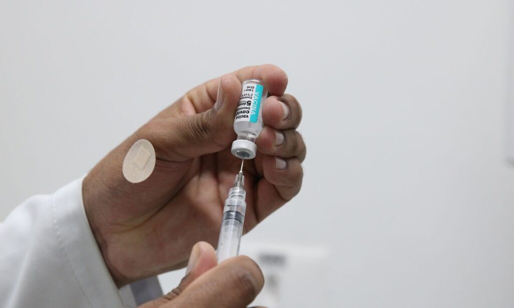 Imagem Ilustrando a Notícia: Em uma semana, 73 mil goianos foram imunizados contra a gripe