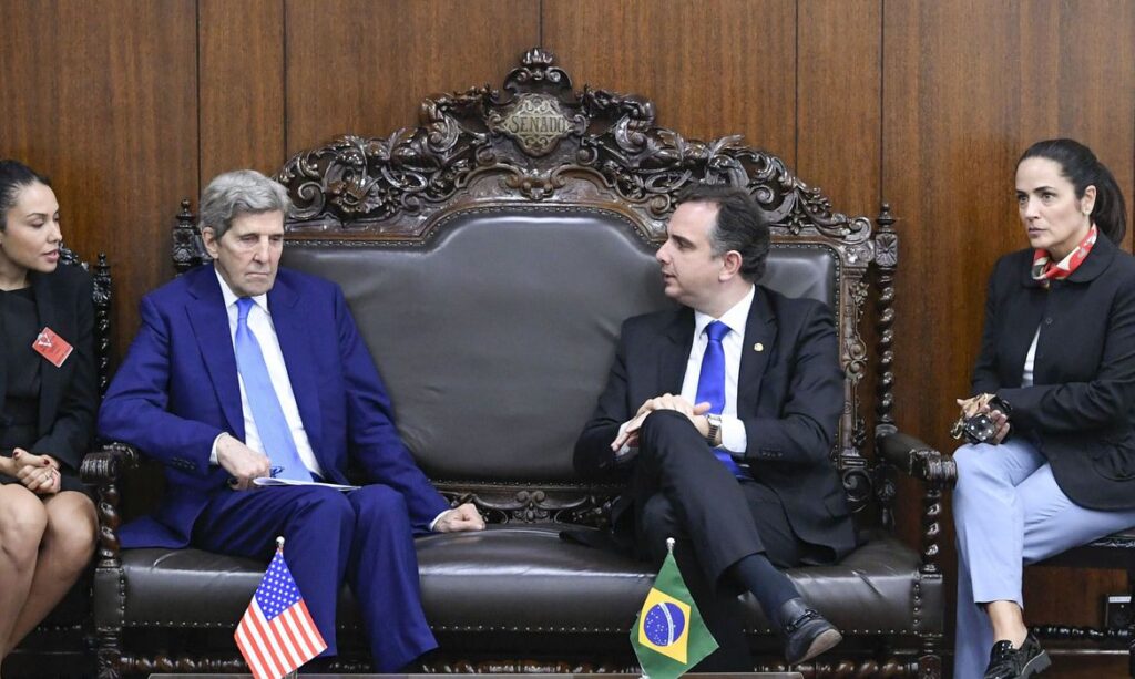 Imagem Ilustrando a Notícia: No Senado, Kerry discute pauta ambiental e parcerias com o Brasil