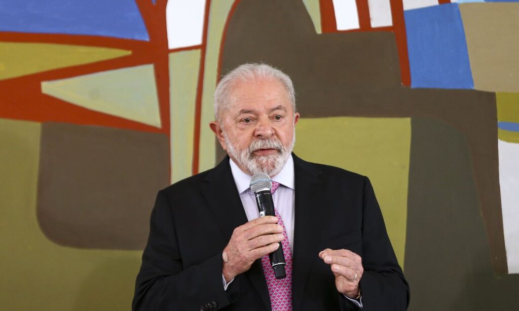 Imagem Ilustrando a Notícia: Lula viaja para os EUA para se encontrar com Joe Biden