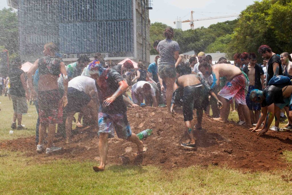 Imagem Ilustrando a Notícia: Prefeitura proíbe a prática de ‘trotes’ de universitários em parques de Goiânia