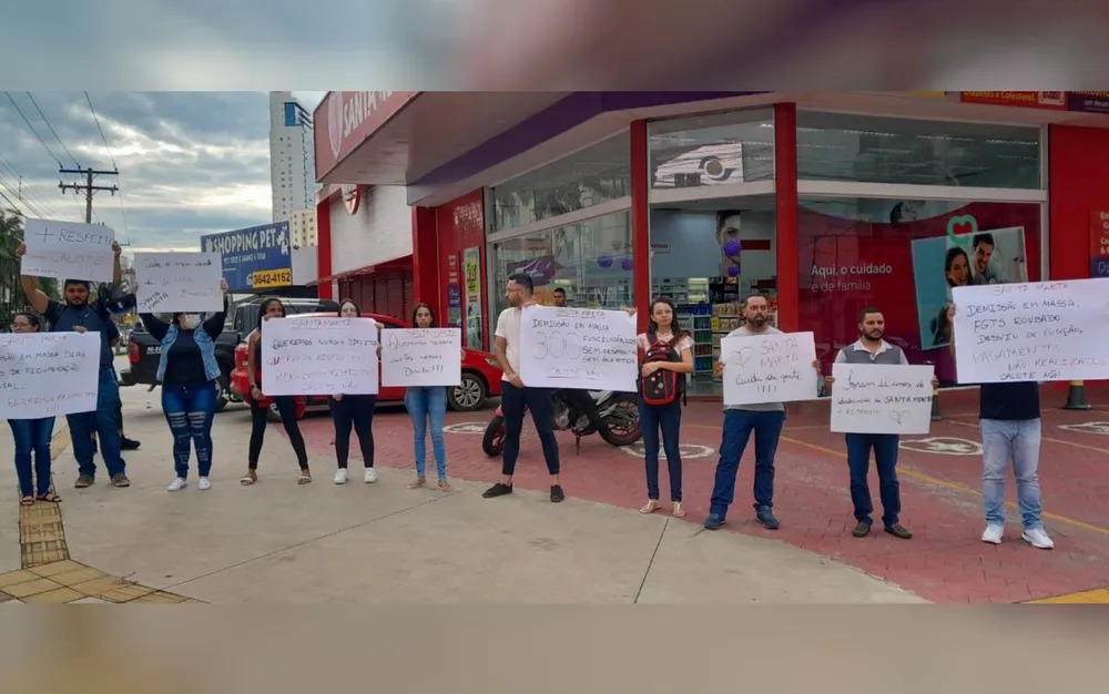 Imagem Ilustrando a Notícia: Rede Santa Marta fechará 18 lojas e desempregar 350 funcionários