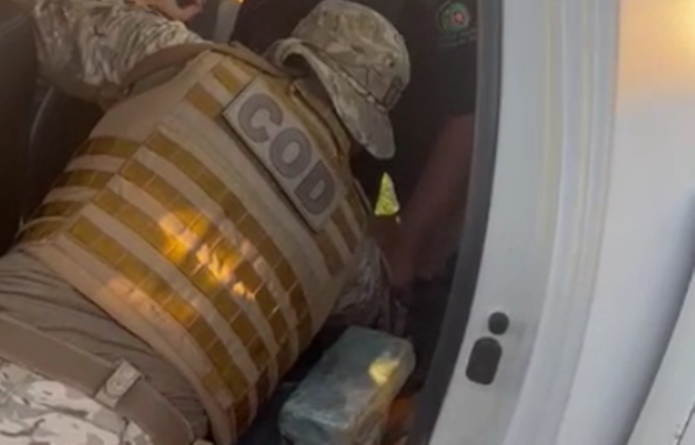 Imagem Ilustrando a Notícia: Motorista é preso em Itaberaí com 50 kg de droga