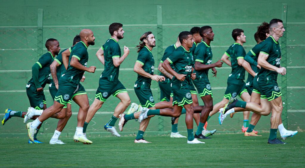 Imagem Ilustrando a Notícia: Pela semifinal da Copa Verde, Goiás encara o Cuiabá, fora de casa