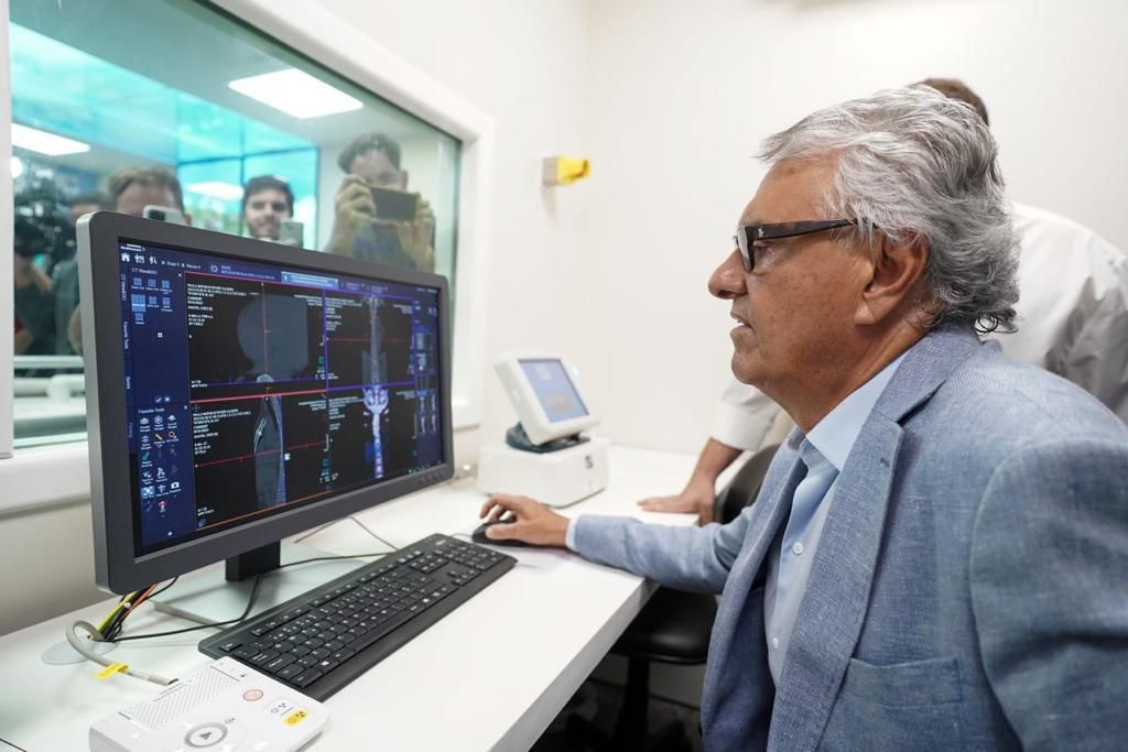 Imagem Ilustrando a Notícia: Caiado inaugura serviço de tomografia do Hospital Estadual de Formosa