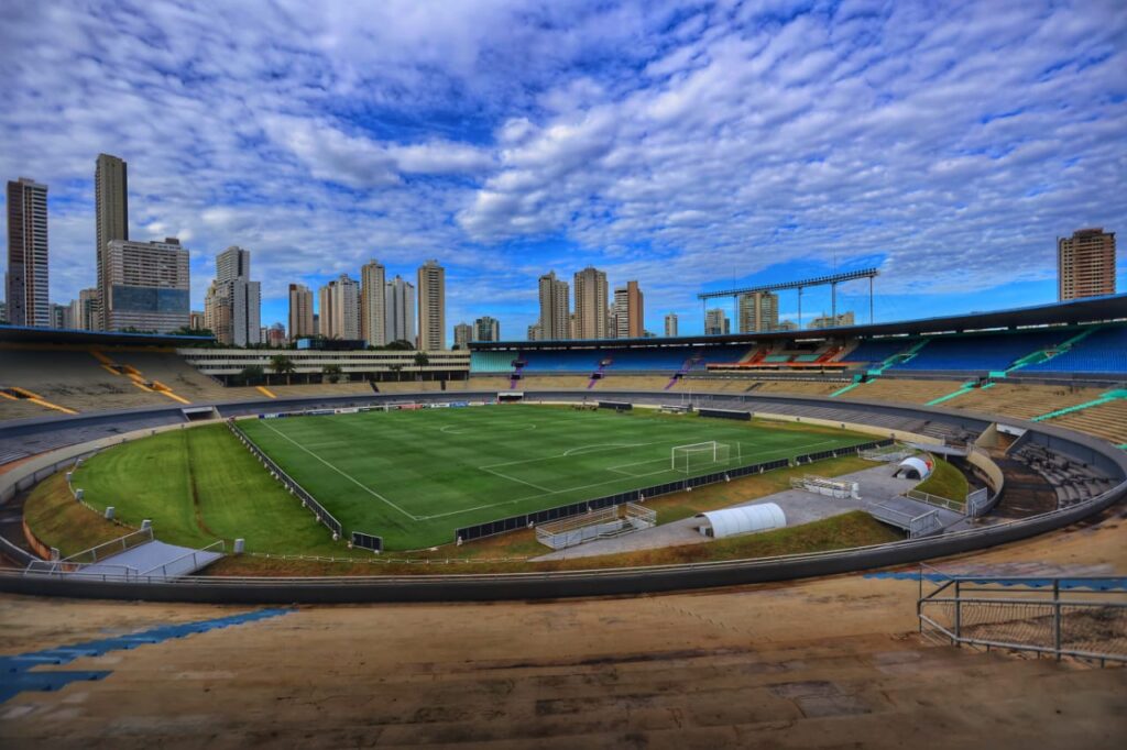 Imagem Ilustrando a Notícia: Serra Dourada completa 48 anos de história sendo o estádio mais importante do futebol goiano