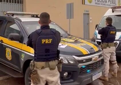 Imagem Ilustrando a Notícia: PRF prende foragido da Lei Maria Penha em Uruaçu