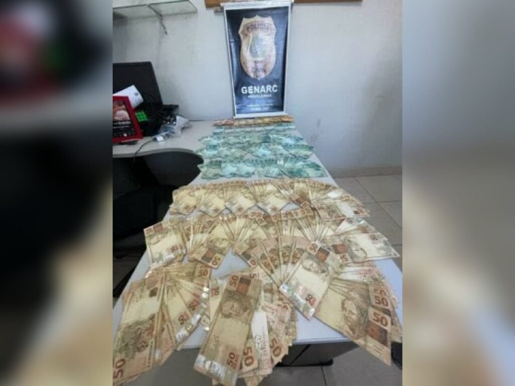 Imagem Ilustrando a Notícia: Polícia encontra cofre com mais de R$ 30 mil em “boca de fumo” de Niquelândia