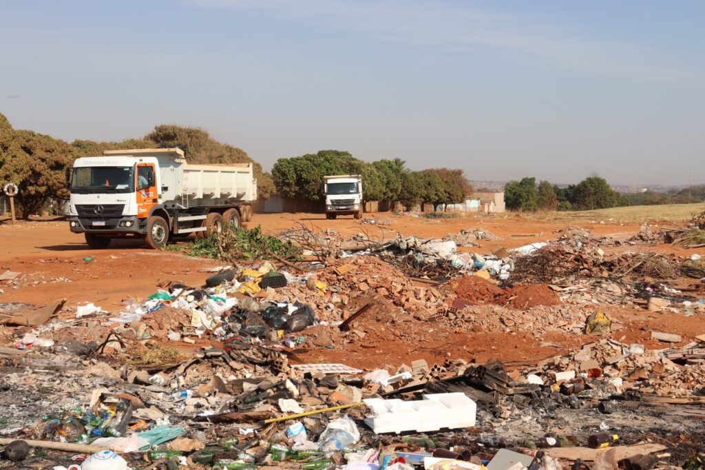 Imagem Ilustrando a Notícia: Goiânia recolhe 92 mil toneladas de resíduos descartados de forma irregular em apenas um mês