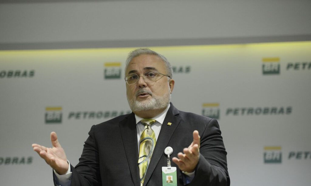 Imagem Ilustrando a Notícia: Presidente da Petrobras diz que pode reduzir preço da gasolina