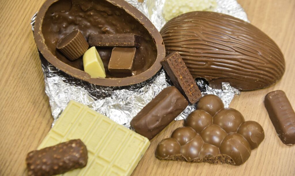 Imagem Ilustrando a Notícia: Preço de chocolate dispara e ovo de Páscoa perde espaço entre consumidores