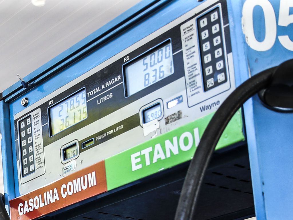 Imagem Ilustrando a Notícia: Preço da gasolina sobe em 10% e etanol segue como a melhor escolha para motoristas goianos