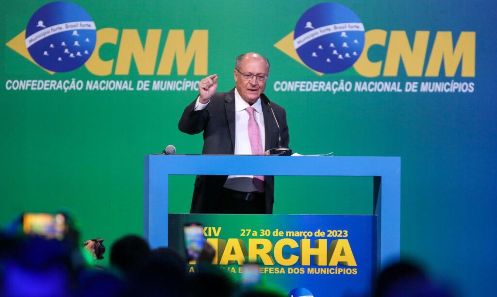 Imagem Ilustrando a Notícia: Alckmin defende reforma tributária e diz que atual modelo “é caótico”