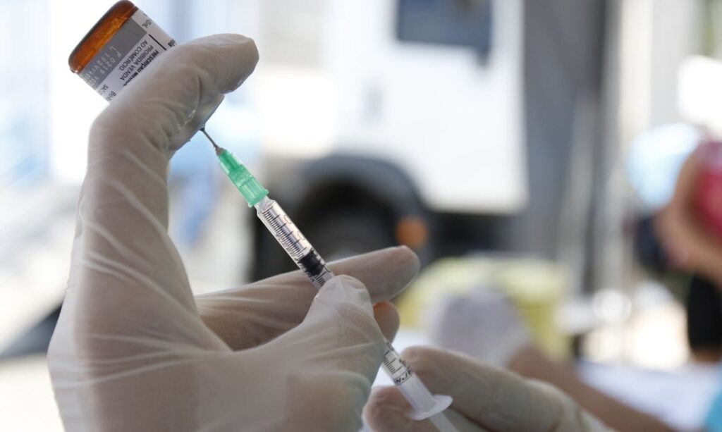 Imagem Ilustrando a Notícia: Governo federal começa a distribuir vacina para Mpox nesta segunda-feira
