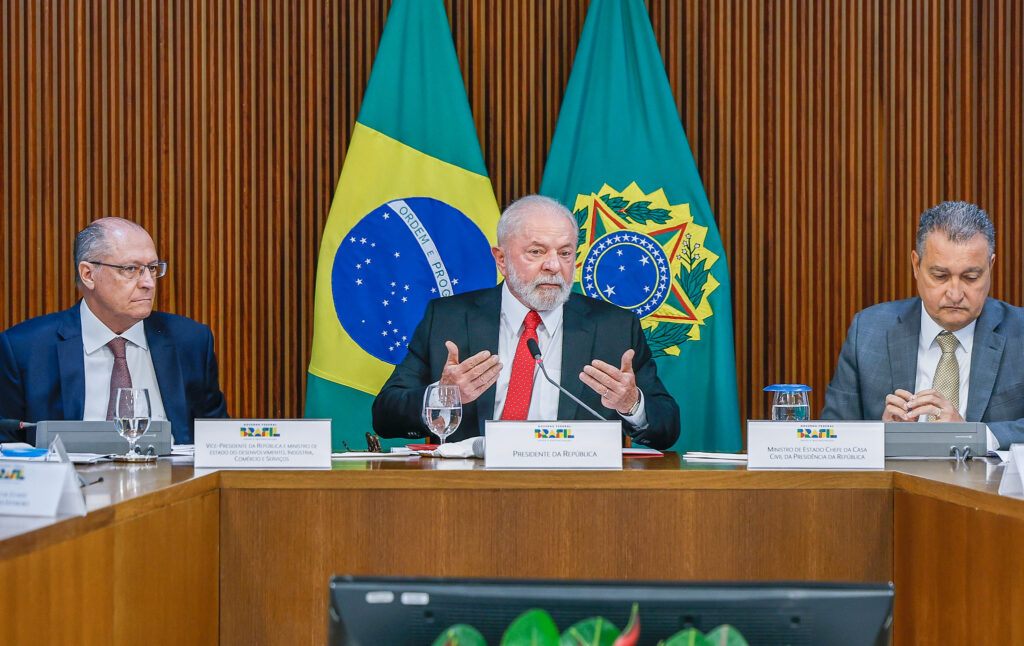 Imagem Ilustrando a Notícia: Governo Lula anuncia pacote de R$ 3 bi para prevenir violência em escolas