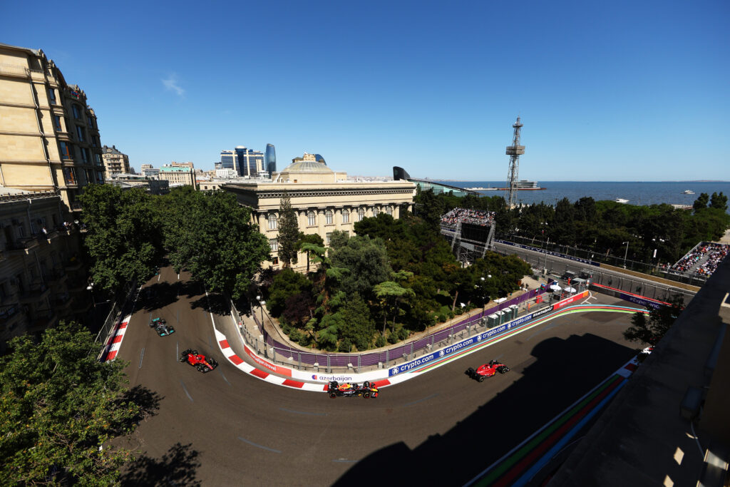Imagem Ilustrando a Notícia: Fórmula 1 desembarca em Baku para a disputa da 4ª etapa do Mundial