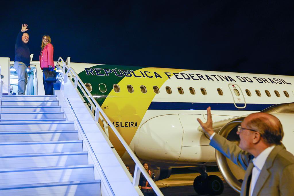 Imagem Ilustrando a Notícia: Lula chega a Portugal em sua primeira viagem oficial a Europa no 3º mandato