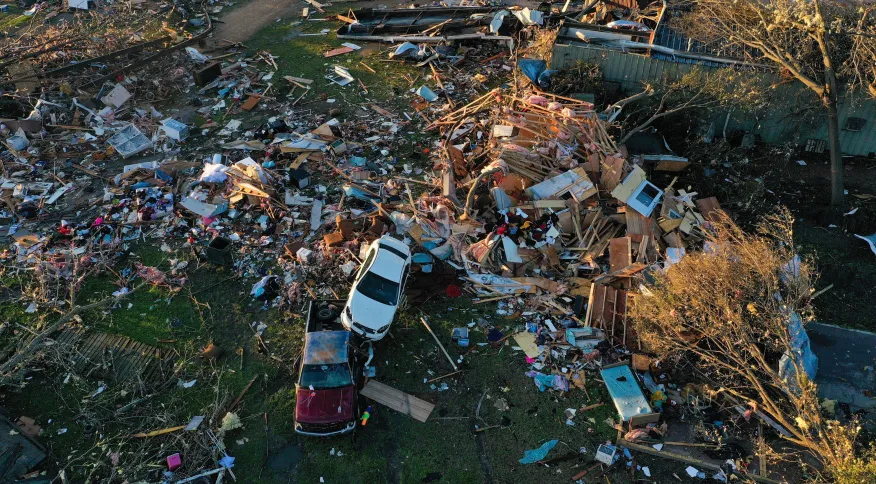 Imagem Ilustrando a Notícia: Regiões Sul e Centro-Oeste dos EUA sofrem fortes tempestades e tornados; 10 pessoas foram mortas