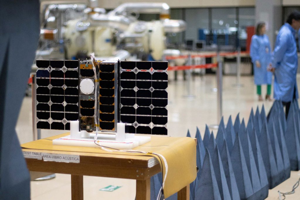 Imagem Ilustrando a Notícia: Brasil lança seu 1º satélite nacional de observação da Terra e coleta de dados