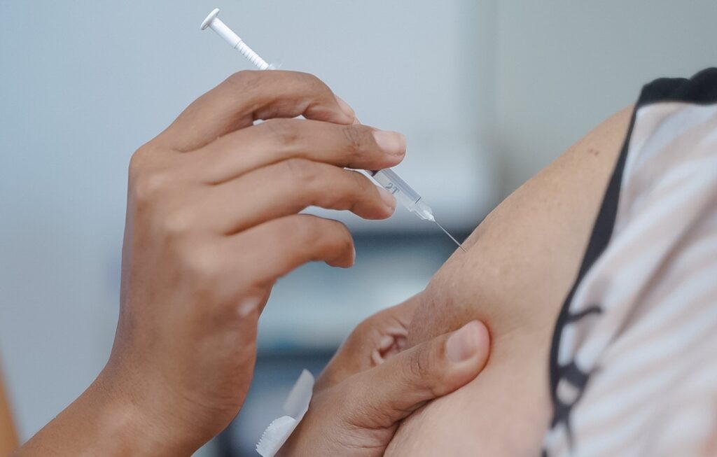 Imagem Ilustrando a Notícia: Governo de Goiás antecipa vacinação contra influenza devido o aumento de casos