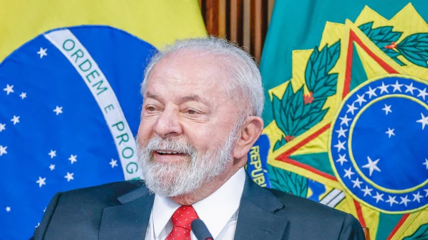 Imagem Ilustrando a Notícia: Partido Novo protocola ação no STF contra decreto do saneamento de Lula