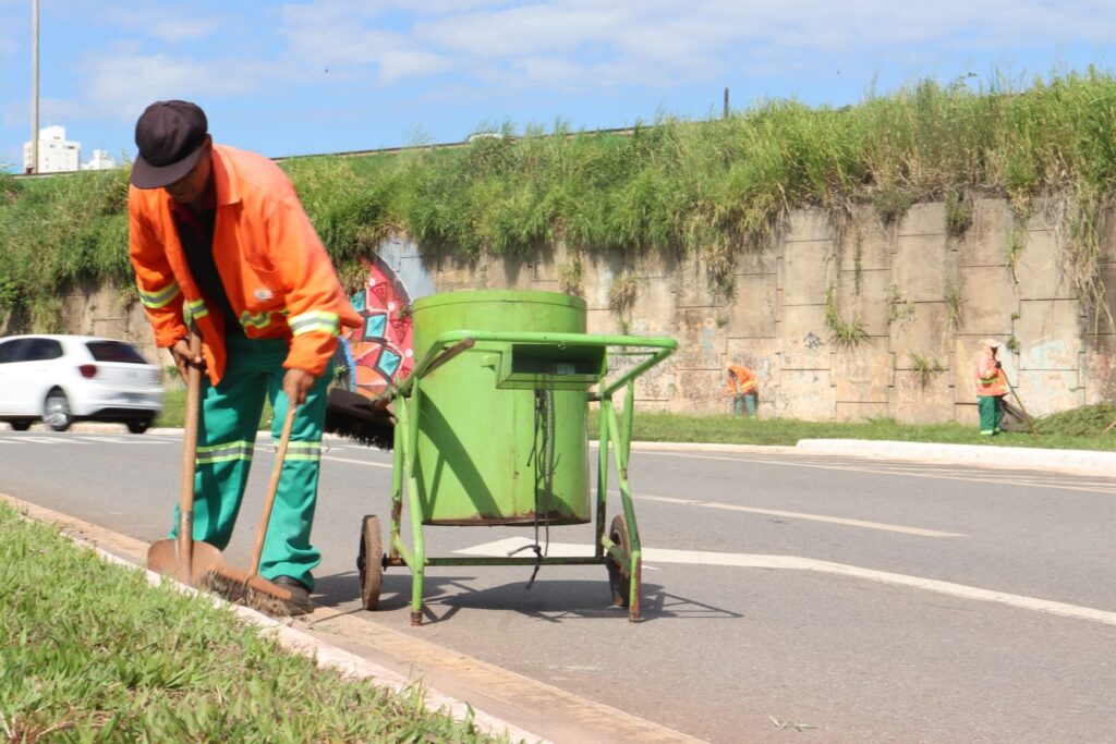 Imagem Ilustrando a Notícia: Goiânia terá programação especial de limpeza e manutenção urbana em 400 bairros durante o feriado