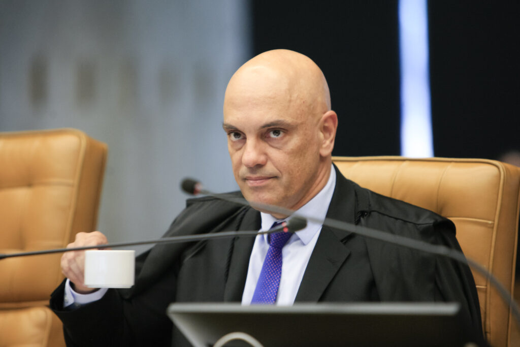 Imagem Ilustrando a Notícia: Moraes determina quebra de sigilo de imagens do Planalto no 8 de janeiro