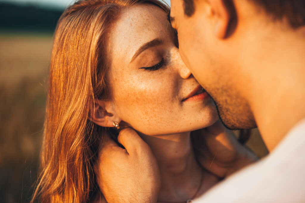 Imagem Ilustrando a Notícia: Dia do Beijo: descubra as melhores cantadas para se dar bem com o crush