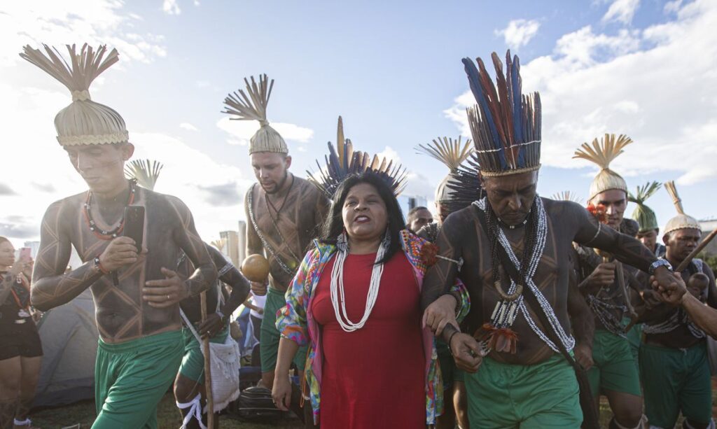 Imagem Ilustrando a Notícia: Governo deve homologar terras indígenas na sexta-feira