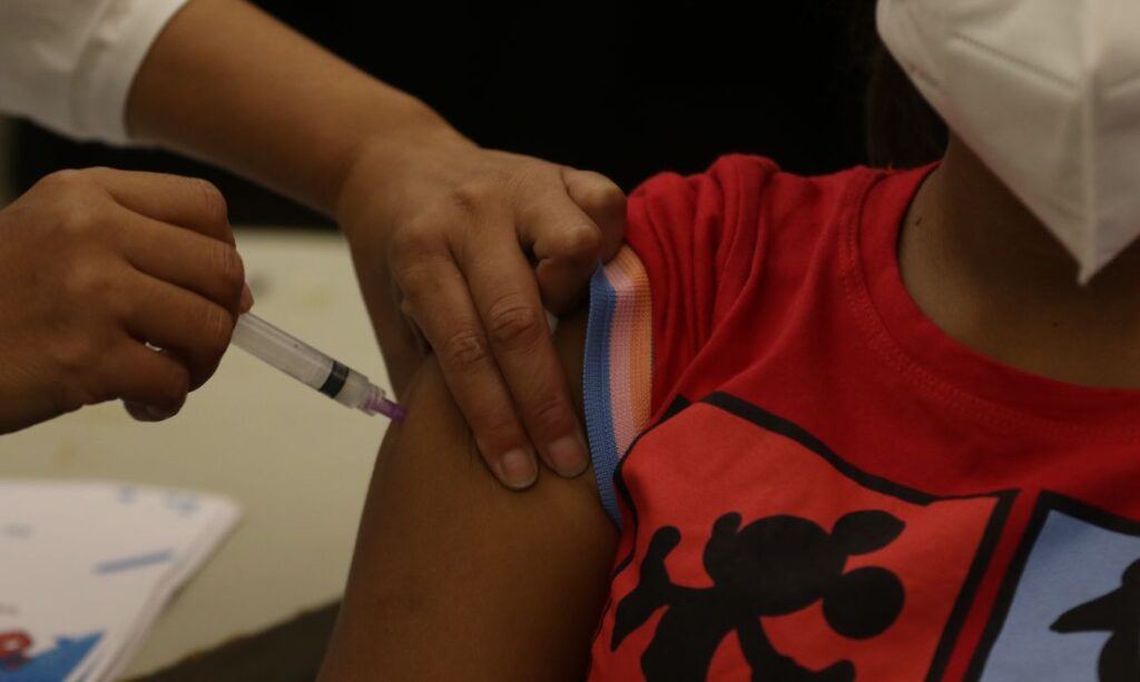 Imagem Ilustrando a Notícia: Pesquisa indica aceitação de vacinação infantil nas escolas
