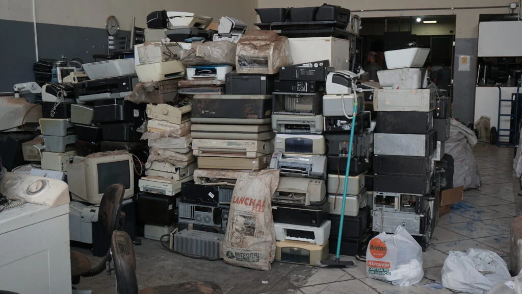 Imagem Ilustrando a Notícia: Saiba onde descartar eletrodomésticos, eletrônicos e pilhas em Goiânia