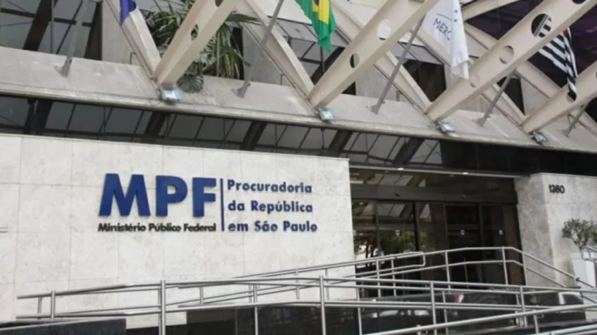 Imagem Ilustrando a Notícia: MPF notifica Google e Meta por atuação contra PL das fake news