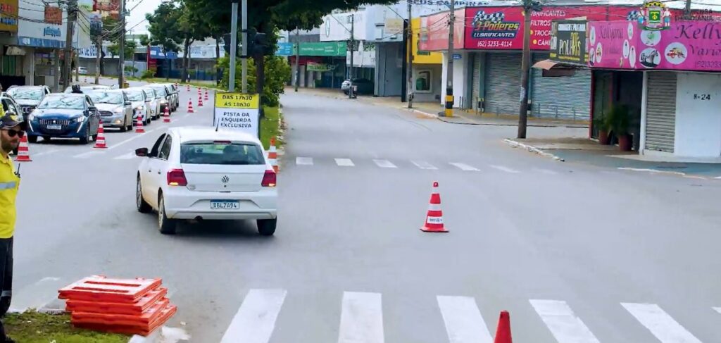 Imagem Ilustrando a Notícia: Prefeitura fará teste de faixa reversa na Avenida Castelo Branco; entenda a medida