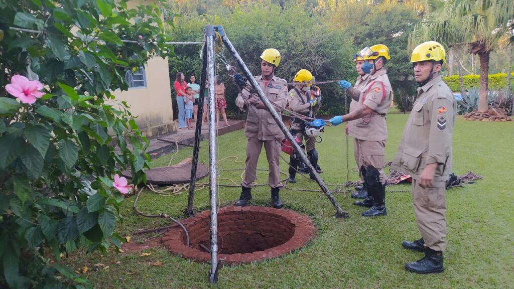 Imagem Ilustrando a Notícia: Bombeiros resgatam duas vítimas de queda em cisterna no Parque Oeste Industrial, em Goiânia