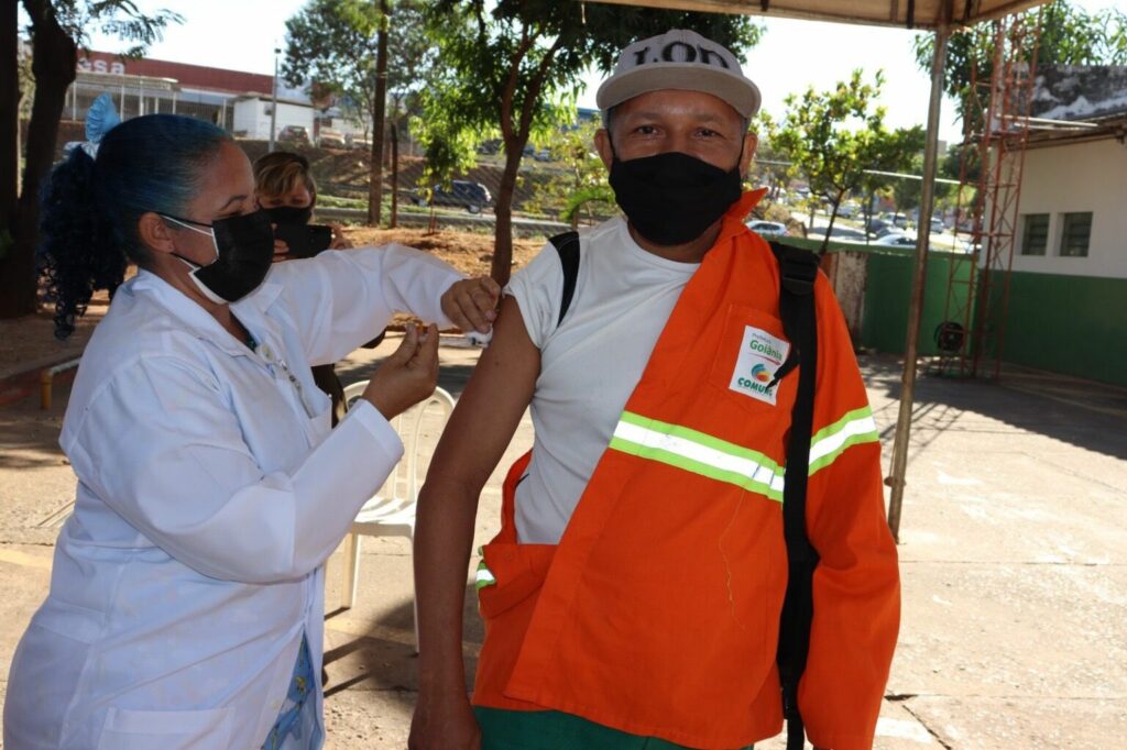 Imagem Ilustrando a Notícia: Secretaria Municipal de Saúde disponibiliza ponto de vacinação para colaboradores da Comurg