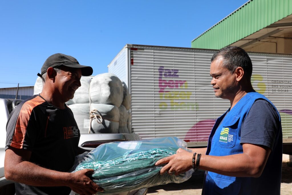 Imagem Ilustrando a Notícia: Em uma semana, Governo de Goiás envia cobertores a 107 municípios