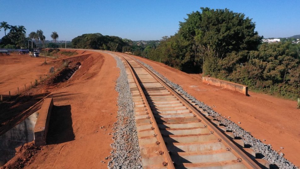 Imagem Ilustrando a Notícia: Após 36 anos, último trecho da Ferrovia Norte-Sul é entregue entre Goianira e Ouro Verde