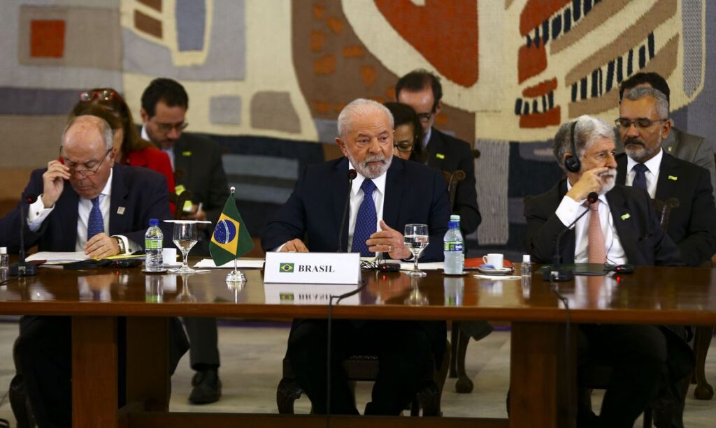 Imagem Ilustrando a Notícia: Lula defende reforma da Unasul como mecanismo de cooperação