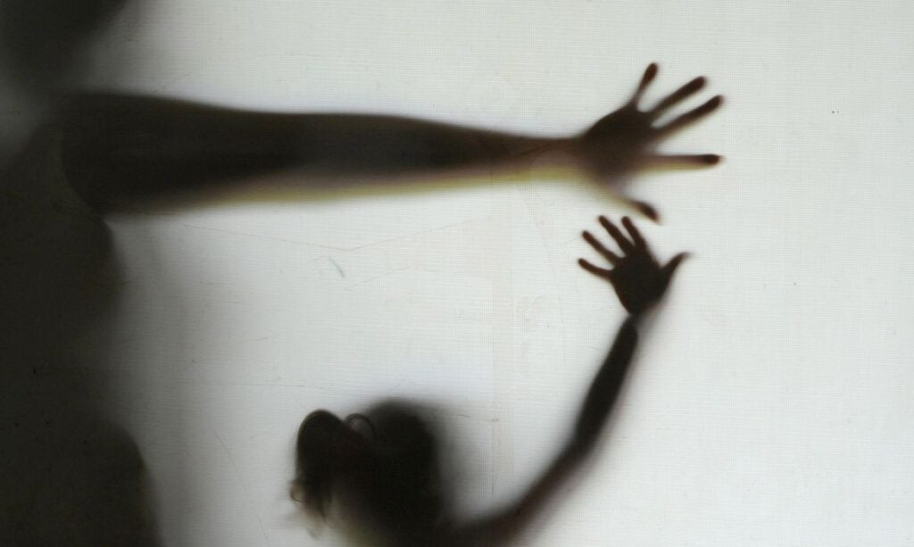 Imagem Ilustrando a Notícia: Violações sexuais contra crianças crescem quase 70% no Brasil