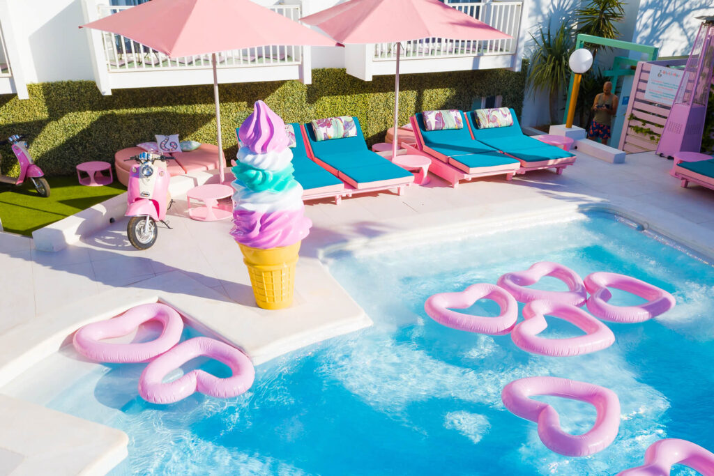 Imagem Ilustrando a Notícia: Barbiecore: destinos paradisíacos incorporam uma das estéticas mais quentes do momento