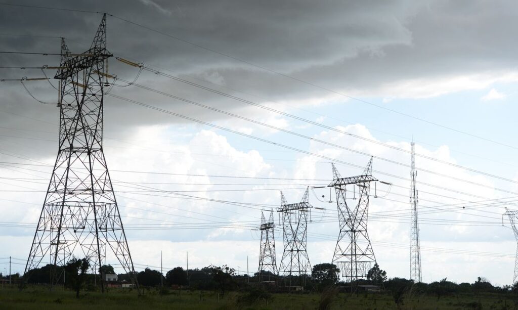 Imagem Ilustrando a Notícia: Consulta para concessões do setor elétrico começa na próxima semana