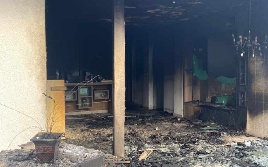 Imagem Ilustrando a Notícia: Suspeitos de incendiarem uma clínica de estética em Goiânia são presos pela PM