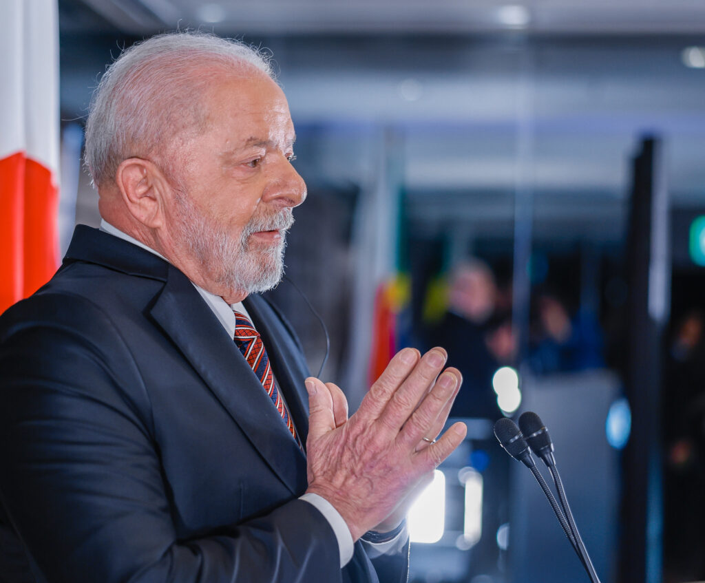 Imagem Ilustrando a Notícia: “Tem que conversar com quem não gosta da gente”, diz Lula sobre relação com o Congresso
