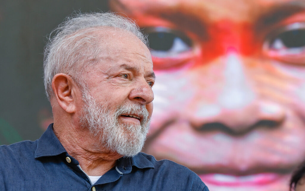 Imagem Ilustrando a Notícia: Lula pede que Caixa suspenda cobrança de tarifa por Pix de empresas privadas