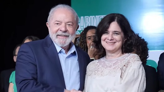 Imagem Ilustrando a Notícia: Centrão aproveita fragilidade governista e pressiona Lula por Saúde