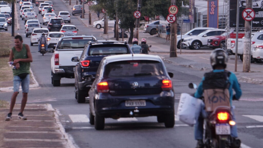 Imagem Ilustrando a Notícia: Sincronização de semáforos é solução para melhorar trânsito de Goiânia