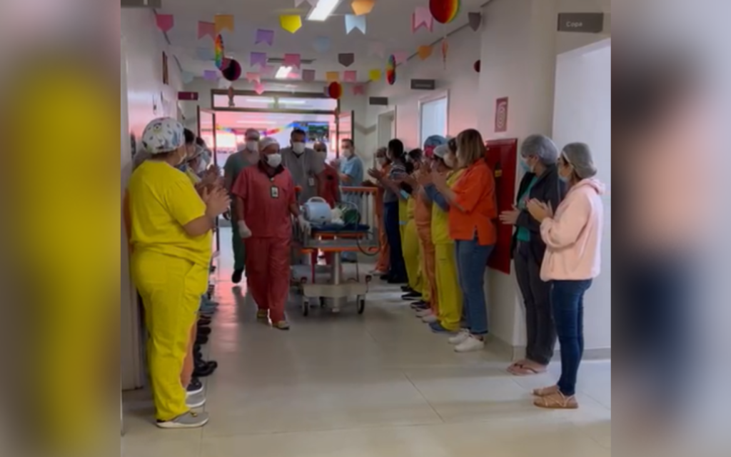 Imagem Ilustrando a Notícia: Vídeo: Família de criança que teve morte cerebral emociona equipe do Hugol após consentir doação de orgãos
