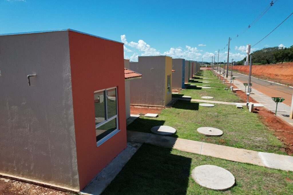 Imagem Ilustrando a Notícia: Governo de Goiás inicia construção de casas a custo zero em Ouvidor