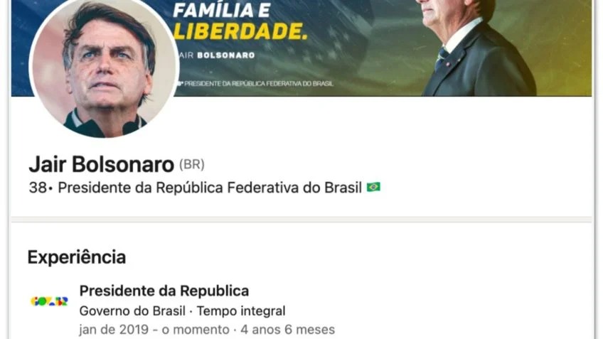 Imagem Ilustrando a Notícia: Bolsonaro mantém cargo de presidente no LinkedIn