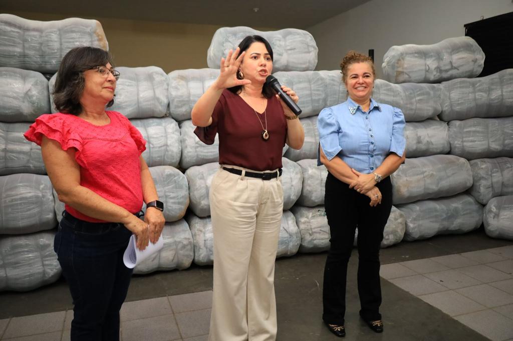 Imagem Ilustrando a Notícia: Prefeitura de Goiânia entrega cobertores para unidades de assistência social