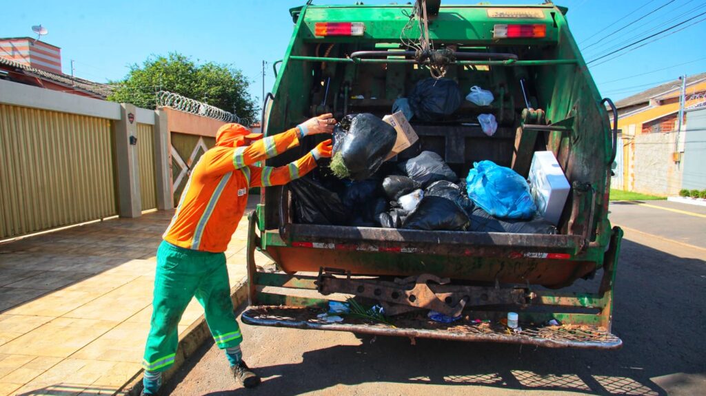 Imagem Ilustrando a Notícia: Prefeitura notifica estabelecimentos classificados como grandes geradores de resíduos sólidos